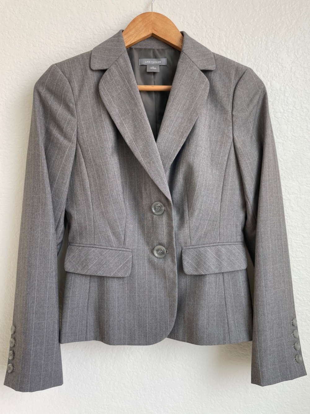 Ann Taylor Gray Pinstripe Tailored Women's Blazer